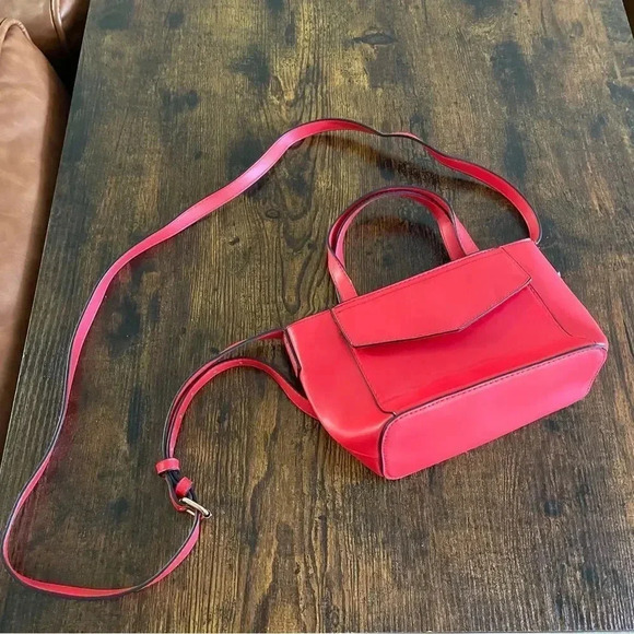 Target Red Cross body purse - Picture 2 of 12